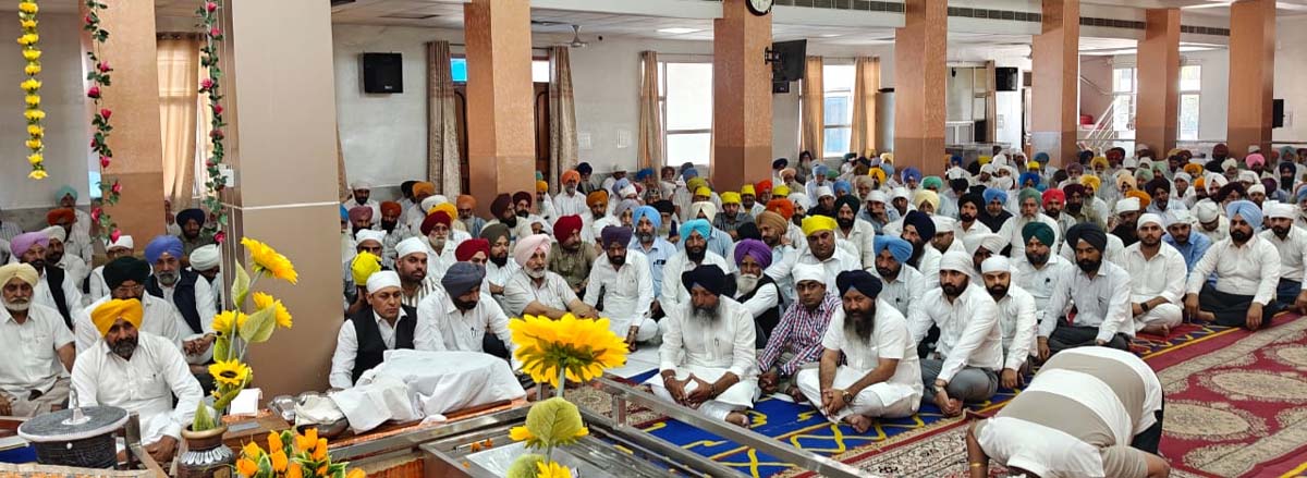 प्रितपाल बस्सी के पिता एडवोकेट दलजीत सिंह बस्सी को श्रद्धांजलि दी गई।